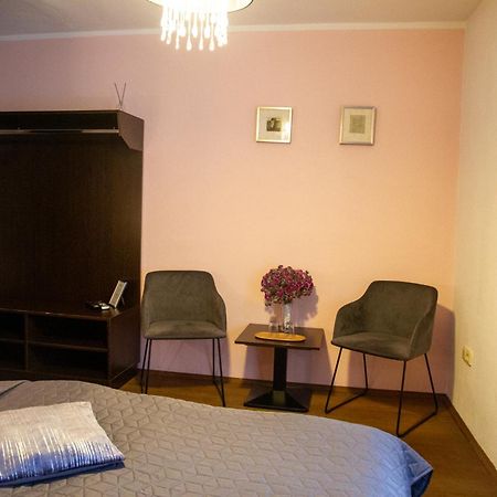 Hotel Peregrin Чески-Крумлов Экстерьер фото