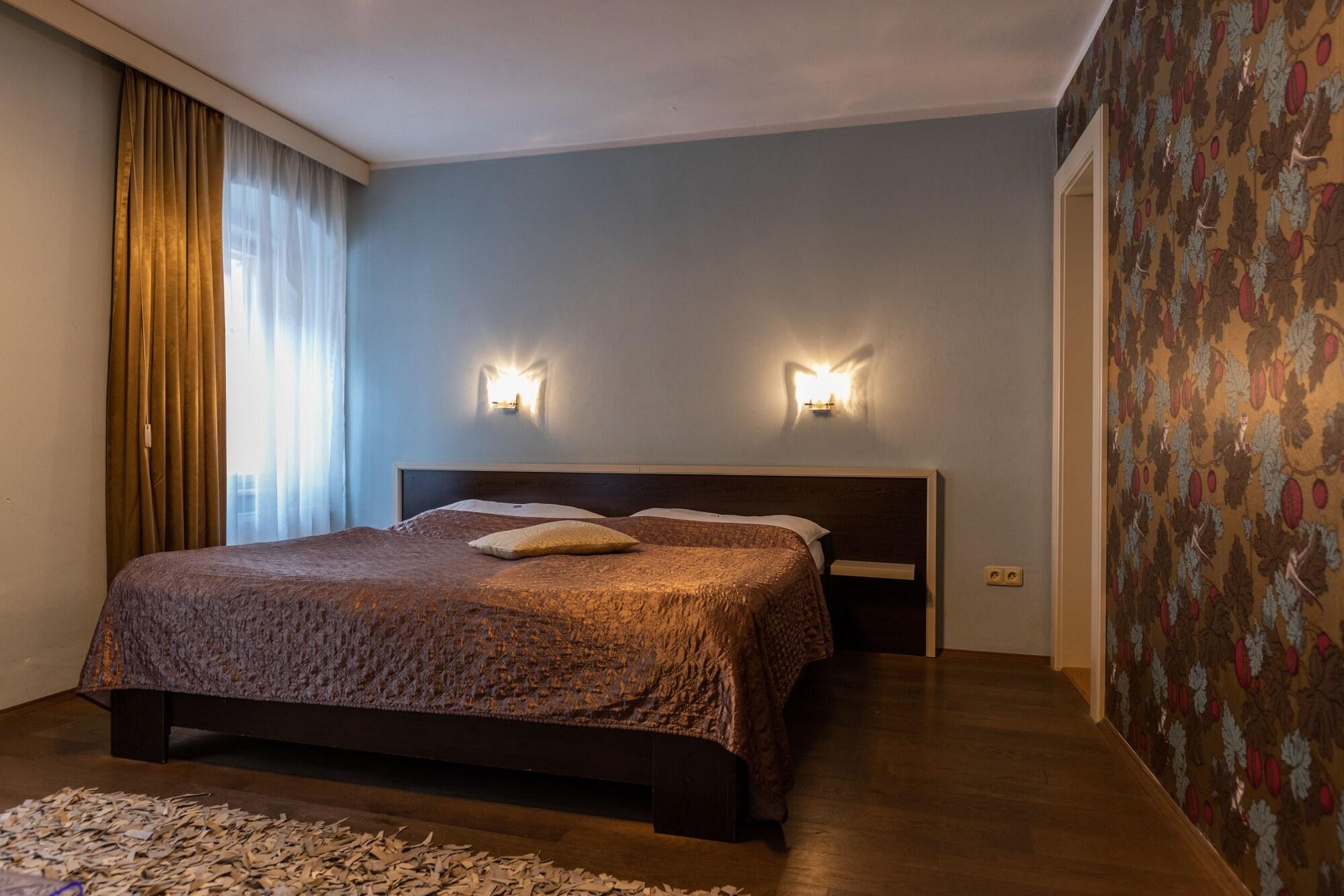Hotel Peregrin Чески-Крумлов Экстерьер фото