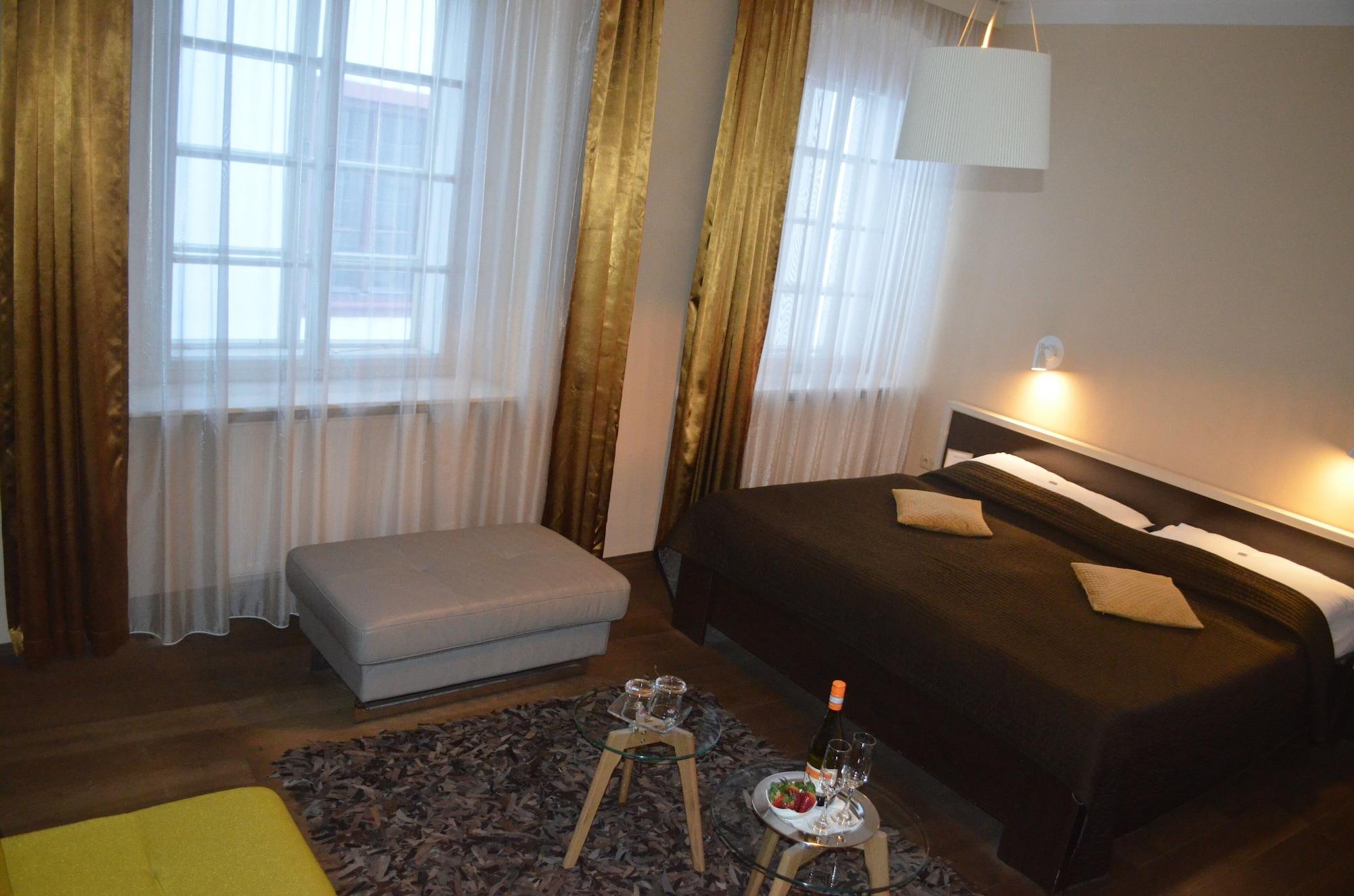 Hotel Peregrin Чески-Крумлов Экстерьер фото