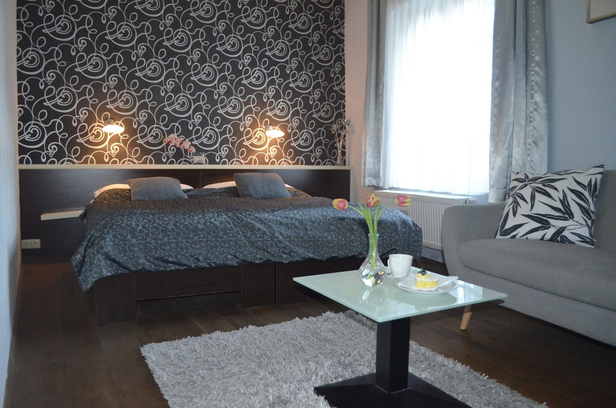 Hotel Peregrin Чески-Крумлов Экстерьер фото