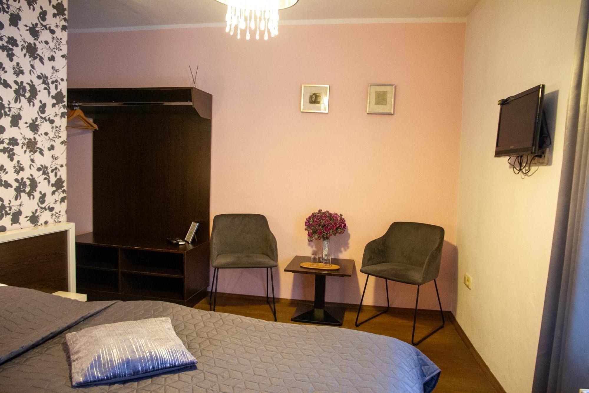 Hotel Peregrin Чески-Крумлов Экстерьер фото