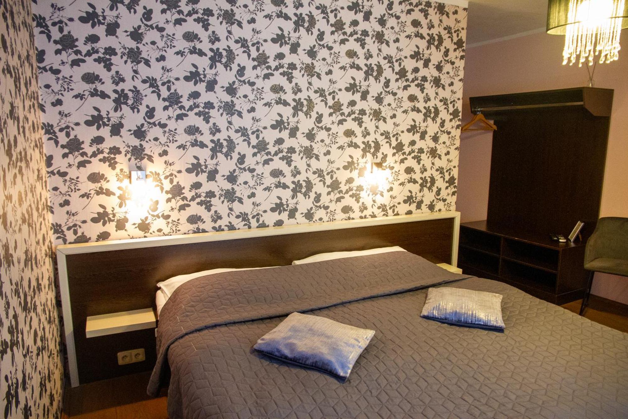 Hotel Peregrin Чески-Крумлов Экстерьер фото