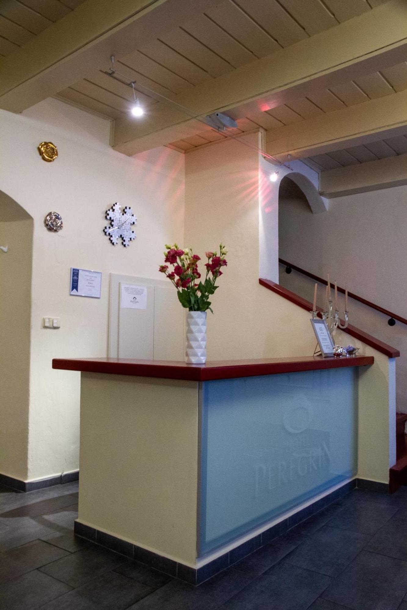 Hotel Peregrin Чески-Крумлов Экстерьер фото